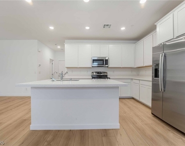 2558 Venetia Pointe Street - Photo Thumbnail 5