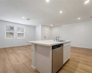 2558 Venetia Pointe Street - Photo Thumbnail 6
