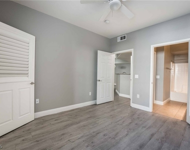 10001 Peace Way - Photo Thumbnail 9