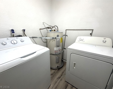 2724 Aarondavid Drive - Photo Thumbnail 9