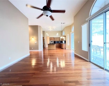 2105 Eaglepath Circle - Photo Thumbnail 8