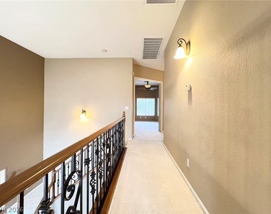 2105 Eaglepath Circle - Photo Thumbnail 14