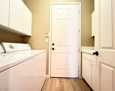 2105 Eaglepath Circle - Photo Thumbnail 13