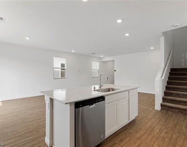 10183 Glowing Amber Street - Photo Thumbnail 18