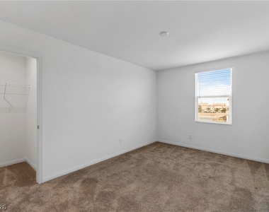 10183 Glowing Amber Street - Photo Thumbnail 32
