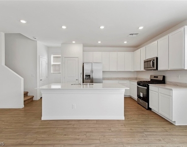 10183 Glowing Amber Street - Photo Thumbnail 16