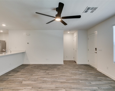9849 Hidden Pass Avenue - Photo Thumbnail 13