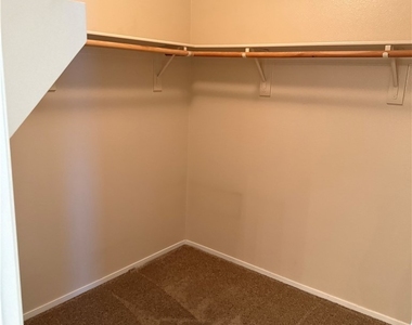 9412 Santana Siesta Avenue - Photo Thumbnail 11