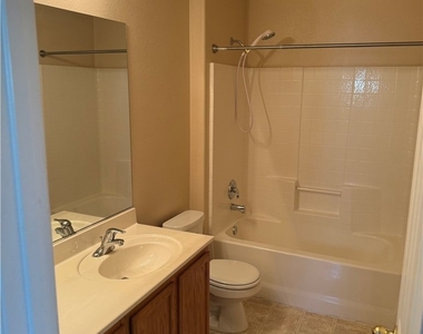 9412 Santana Siesta Avenue - Photo Thumbnail 12