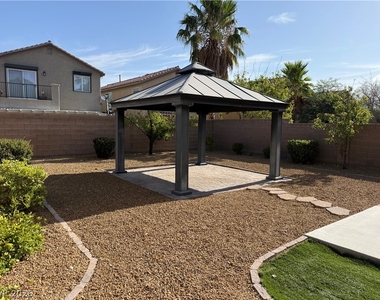 9412 Santana Siesta Avenue - Photo Thumbnail 14