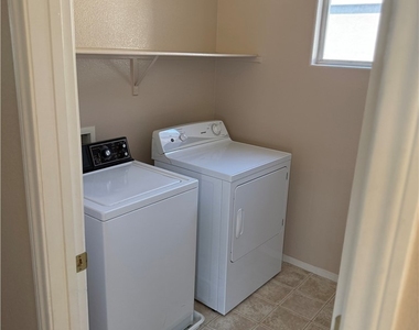 9412 Santana Siesta Avenue - Photo Thumbnail 13