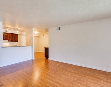 2606 S Durango Drive - Photo Thumbnail 10