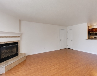 2606 S Durango Drive - Photo Thumbnail 7
