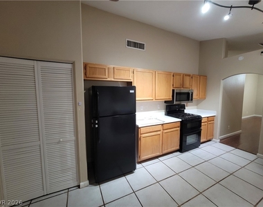 2458 Color Canyon Way - Photo Thumbnail 13