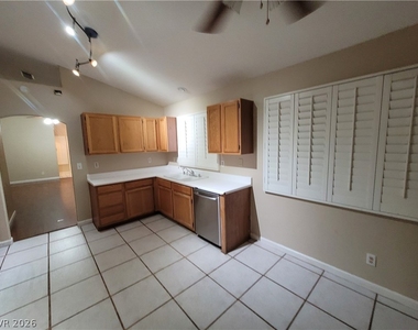 2458 Color Canyon Way - Photo Thumbnail 19