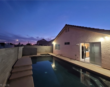 2458 Color Canyon Way - Photo Thumbnail 7