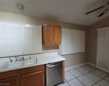 2458 Color Canyon Way - Photo Thumbnail 17