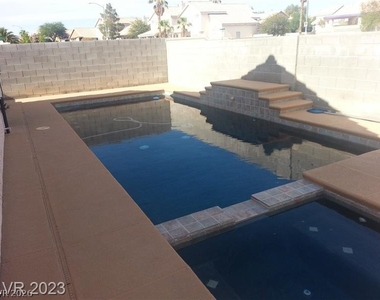 2458 Color Canyon Way - Photo Thumbnail 2