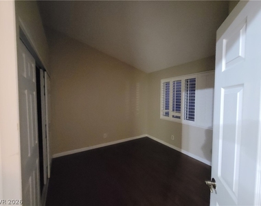 2458 Color Canyon Way - Photo Thumbnail 30