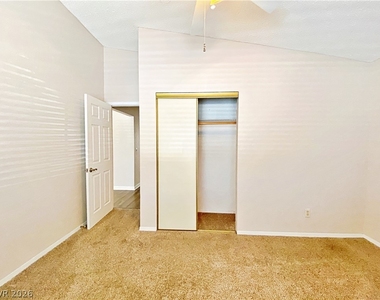 704 Callahan Point Drive - Photo Thumbnail 7