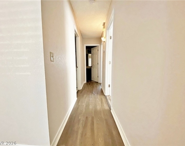 704 Callahan Point Drive - Photo Thumbnail 8