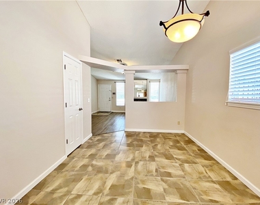 704 Callahan Point Drive - Photo Thumbnail 3