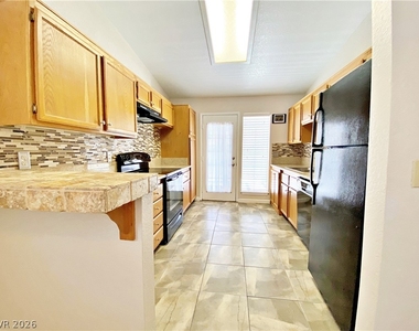 704 Callahan Point Drive - Photo Thumbnail 4