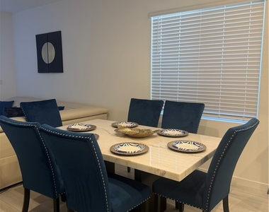 134 Cameron Chase Avenue - Photo Thumbnail 6