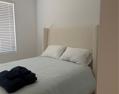 134 Cameron Chase Avenue - Photo Thumbnail 7