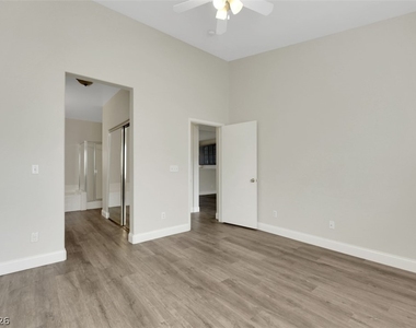 721 Peachy Canyon Circle - Photo Thumbnail 8