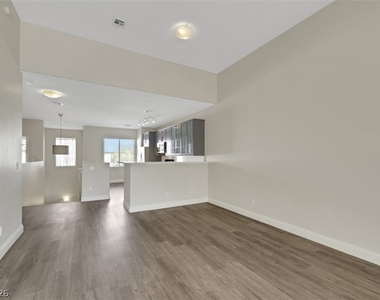 721 Peachy Canyon Circle - Photo Thumbnail 4