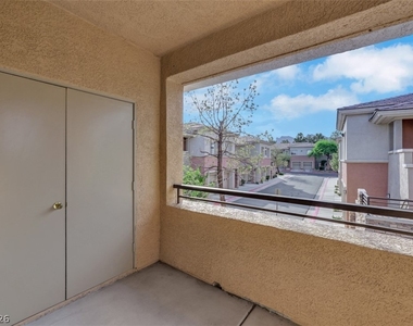 721 Peachy Canyon Circle - Photo Thumbnail 16