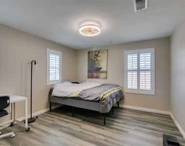 3496 Calentina Avenue - Photo Thumbnail 36