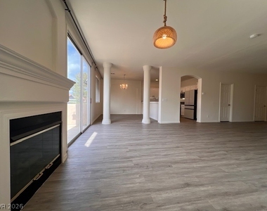801 Dana Hills Court - Photo Thumbnail 4
