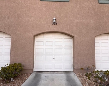 801 Dana Hills Court - Photo Thumbnail 1
