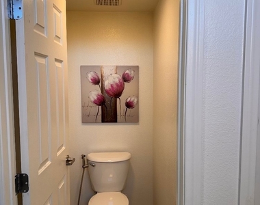 8442 Green Mesa Court - Photo Thumbnail 10