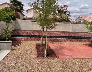 8442 Green Mesa Court - Photo Thumbnail 13