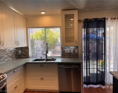 8442 Green Mesa Court - Photo Thumbnail 4