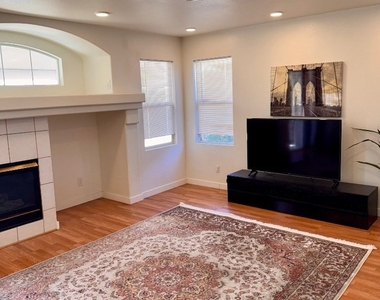 8442 Green Mesa Court - Photo Thumbnail 3