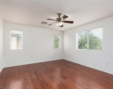 9933 Carrizo Springs Avenue - Photo Thumbnail 15