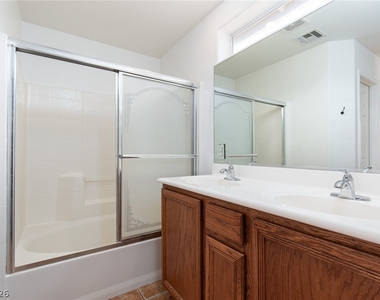 9933 Carrizo Springs Avenue - Photo Thumbnail 18