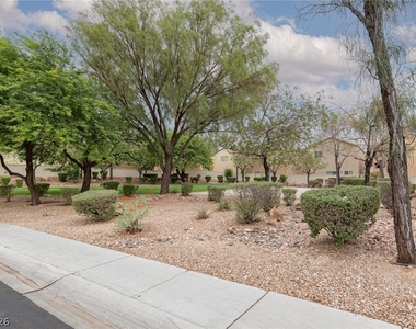9933 Carrizo Springs Avenue - Photo Thumbnail 24