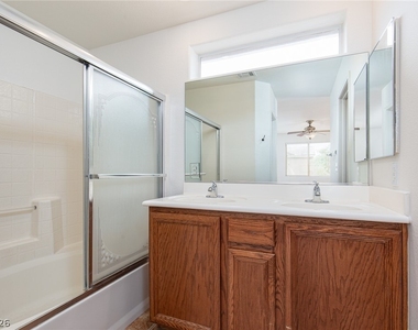 9933 Carrizo Springs Avenue - Photo Thumbnail 17