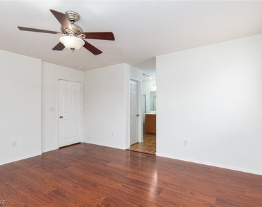 9933 Carrizo Springs Avenue - Photo Thumbnail 16