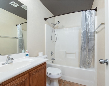 9933 Carrizo Springs Avenue - Photo Thumbnail 14