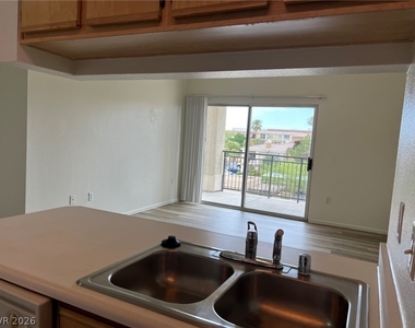 2900 Sunridge Heights Parkway - Photo Thumbnail 4