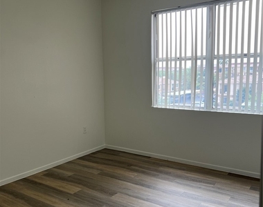 2900 Sunridge Heights Parkway - Photo Thumbnail 5