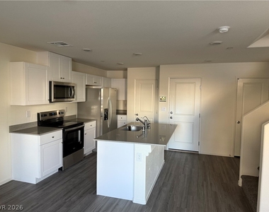1912 Alouette Vista Street - Photo Thumbnail 7