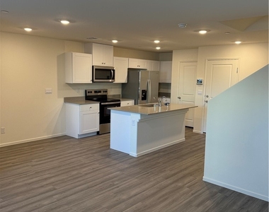 1912 Alouette Vista Street - Photo Thumbnail 10