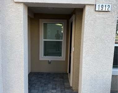 1912 Alouette Vista Street - Photo Thumbnail 4